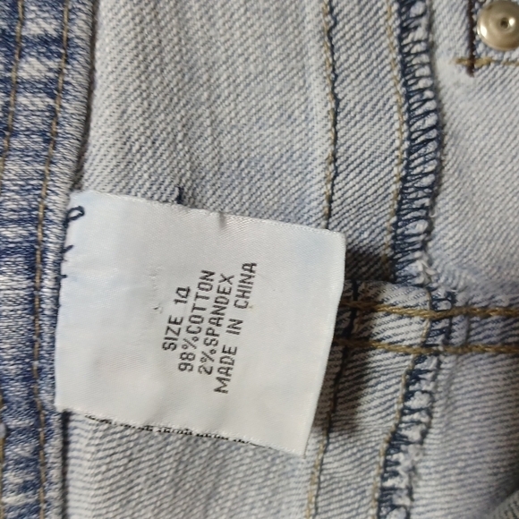 DEPARTMENT OF PEACE JEANS SIZE 14 IN A BEAUTIFUL BLUE DENIM FADED - Picture 6 of 9